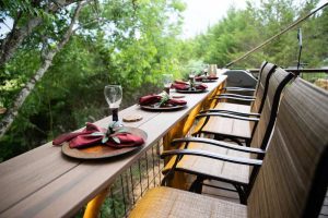 dining area outside a treehouse resort in the Smoky Mountains